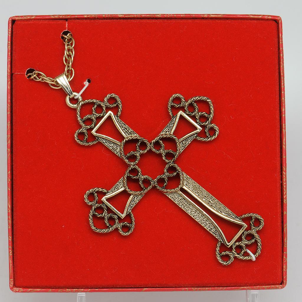 Sarah Coventry Limited Edition Cross Pendant on Chain 1973