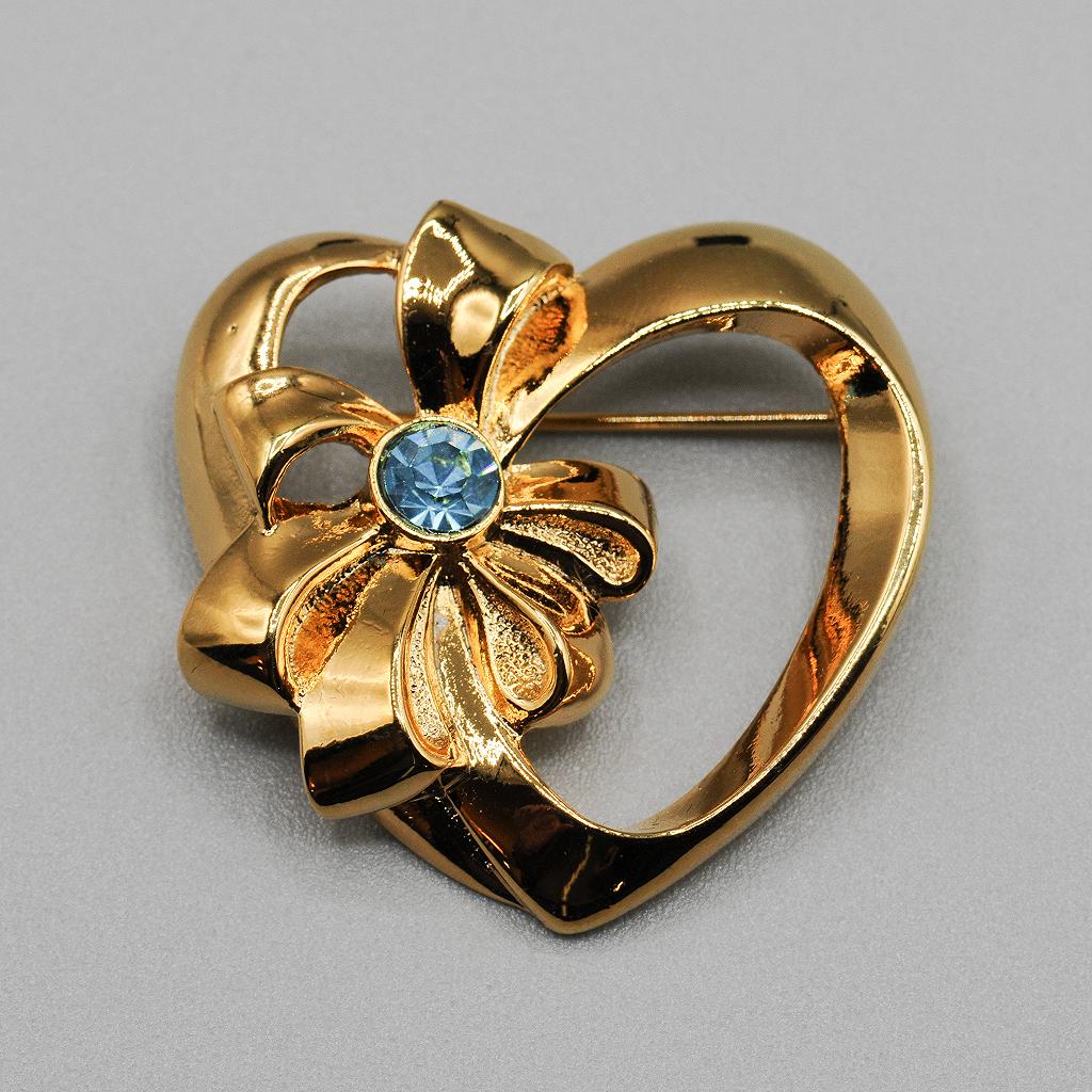 Avon Birthstone Heart Pin--March/Simulated Aquamarine