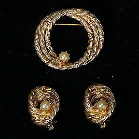 Ultra Classic Golden Twisted Rope Pin and Earring Set