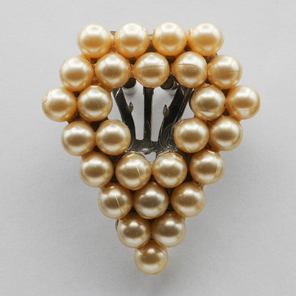 Faux Pearl Dress Clip with Open Center