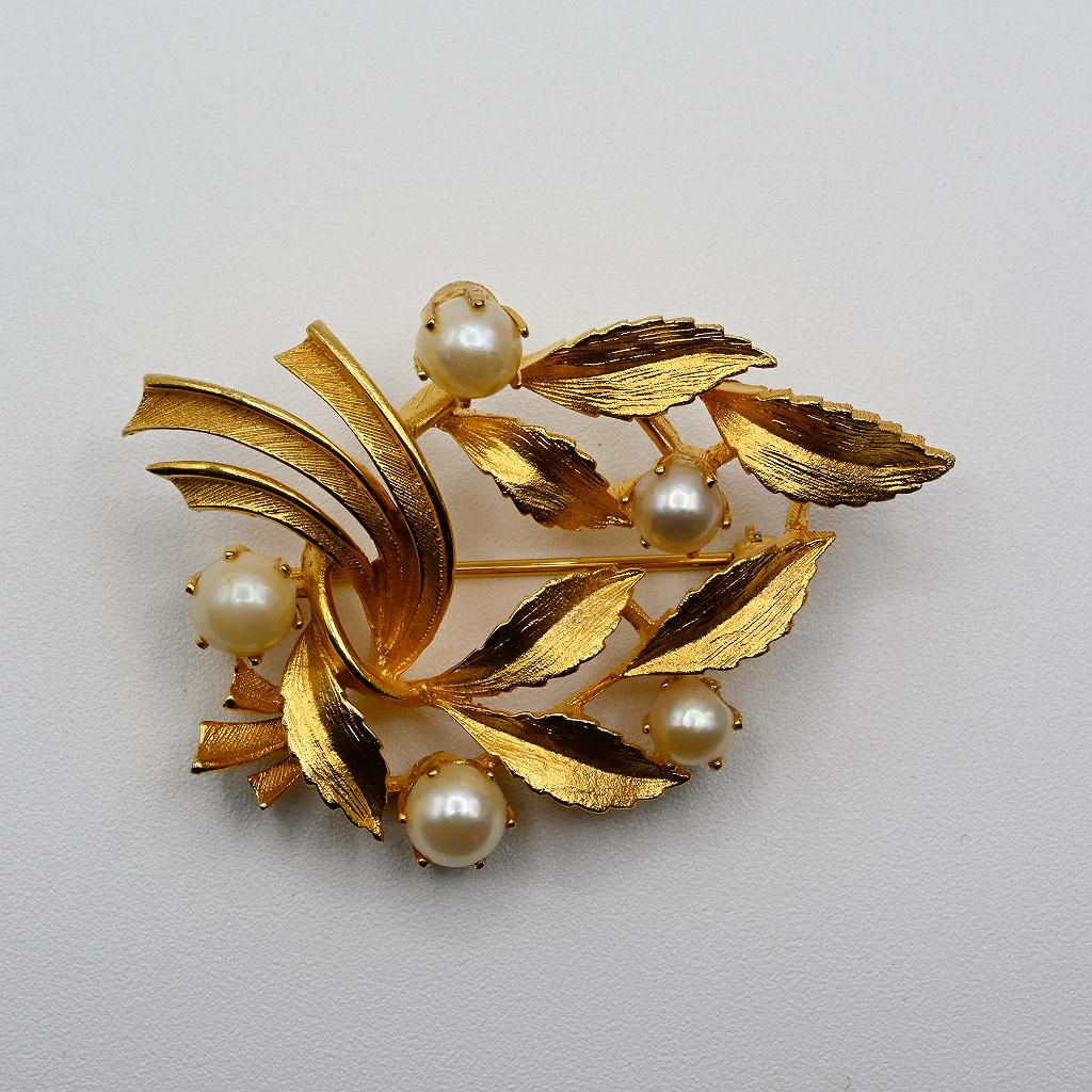 Lisner Goldtone Leafy Branch Pin with Faux Pearls
