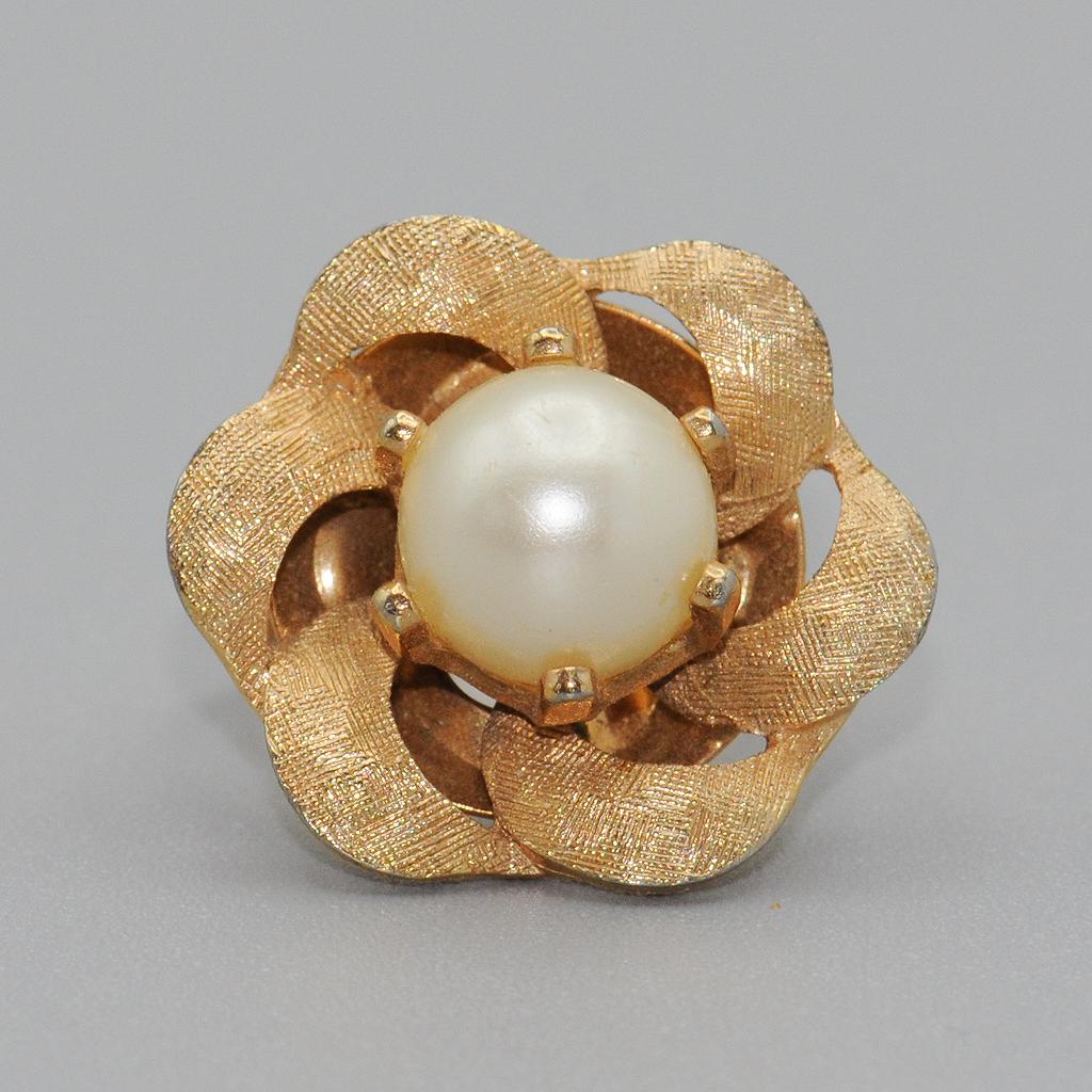 Park Lane Goldtone Ring with Large Faux Pearl