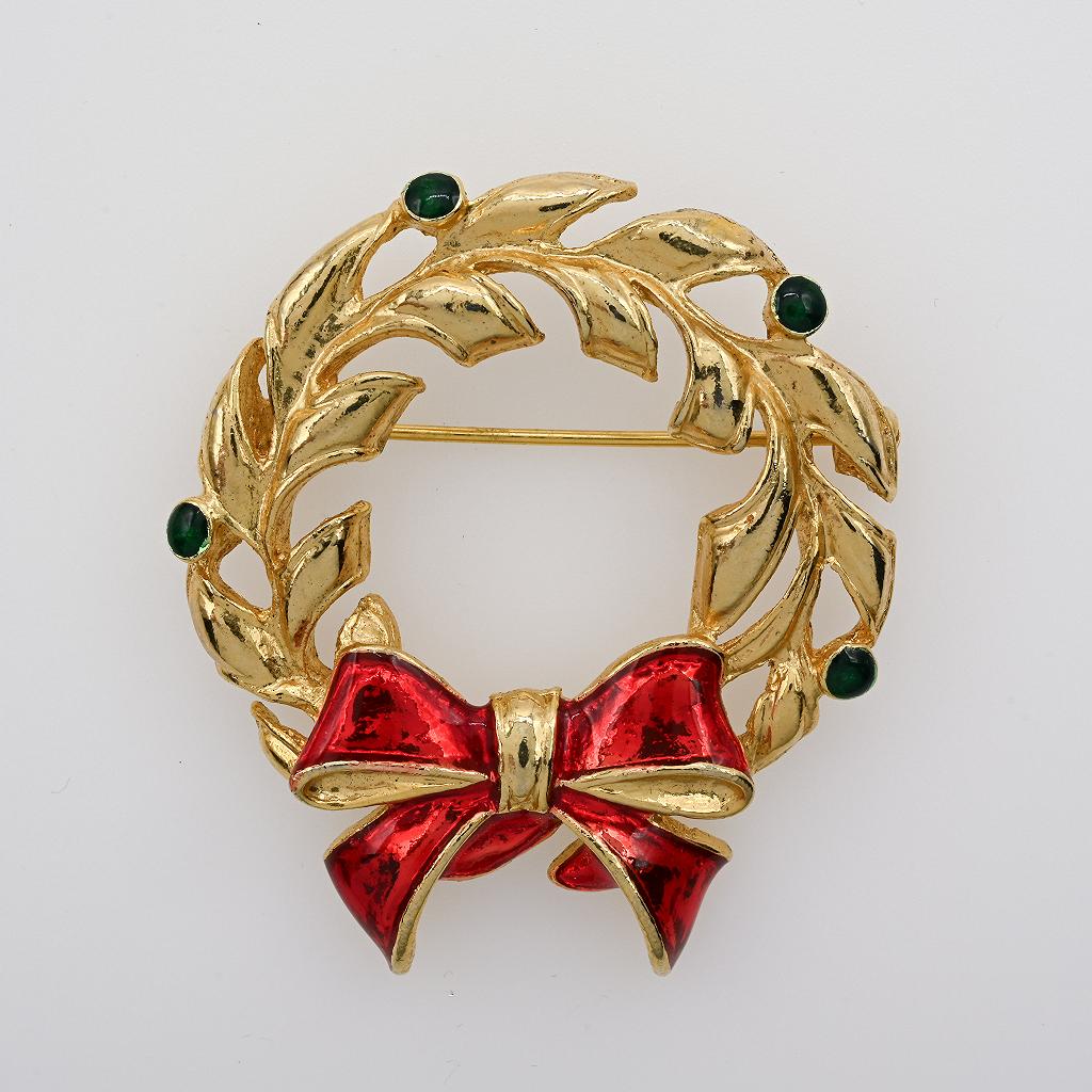 AAi Goldtone Christmas Wreath Brooch