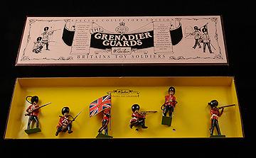 Britains New Metal 8810 Grenadier Guards MIB