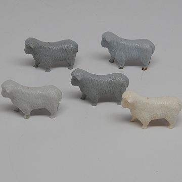 Five Beton Bergen Plastic Sheep for Farm Layout