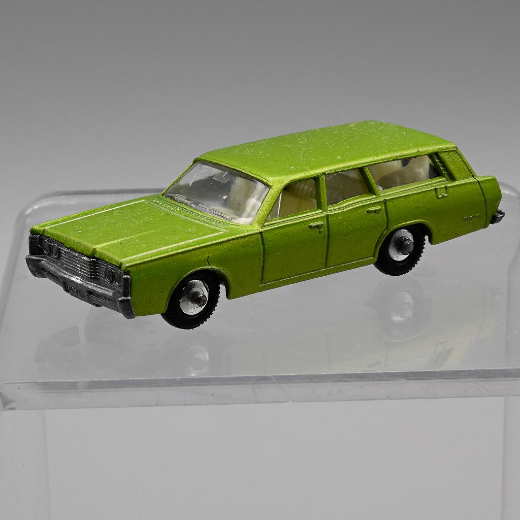 Matchbox 73C 1968 Mercury Station Wagon with Dogs Regular Wheels 