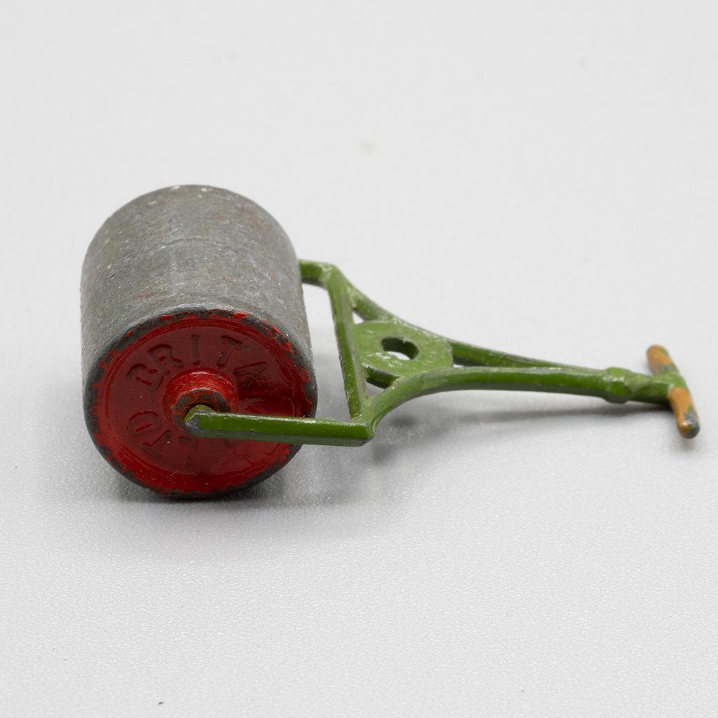 Britains Garden Roller Vintage Farm Toy
