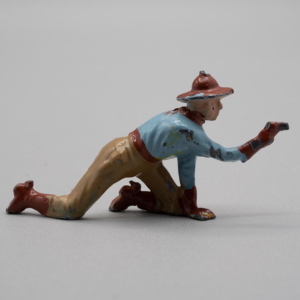 Cherilea Cowboy Kneeling and  Firing Pistol Vintage Lead Figure