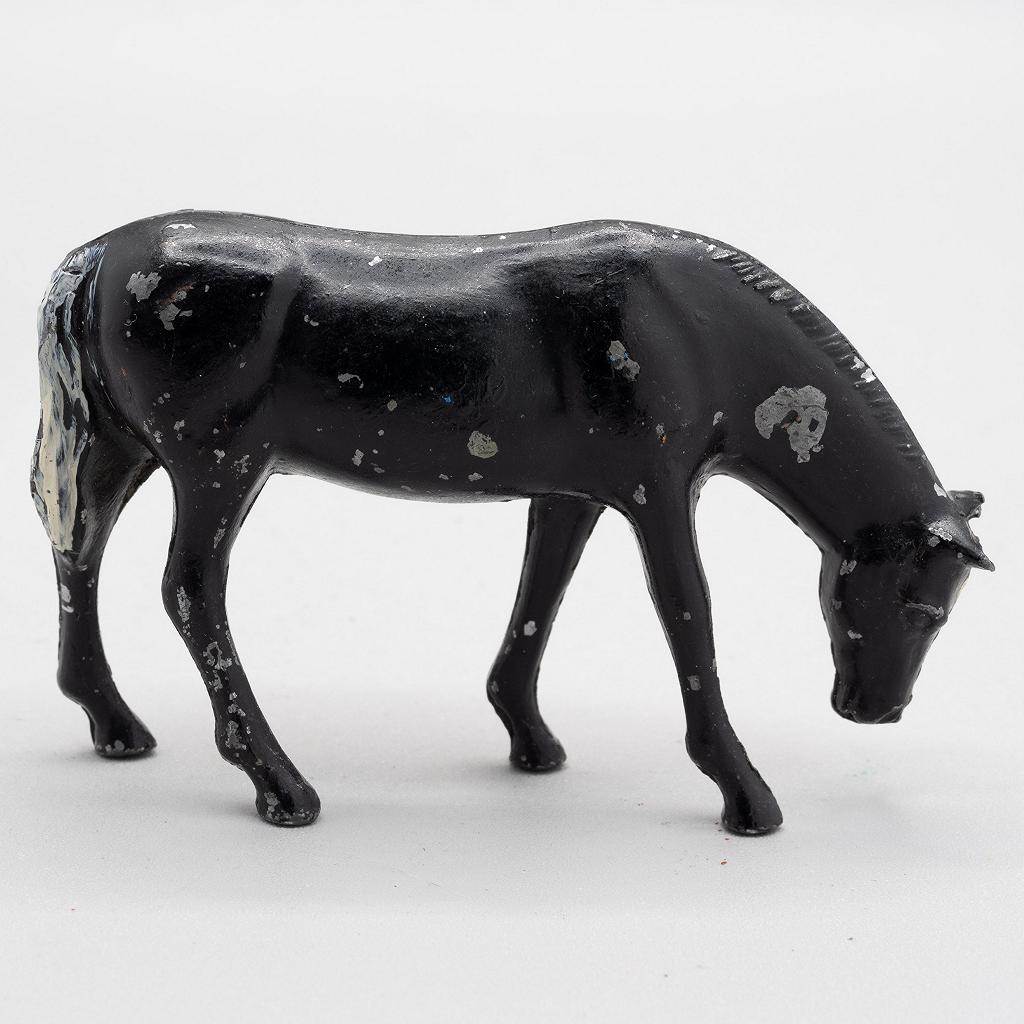 Feeding Horse Vintage Lead Figure Unknown Maker