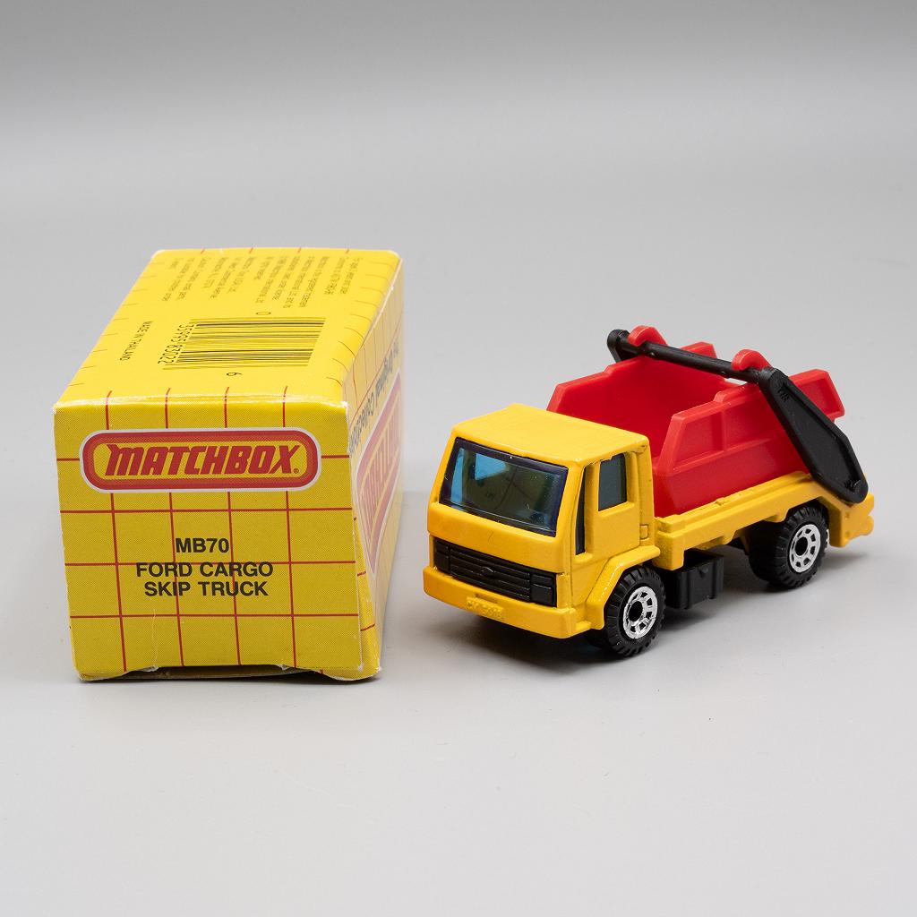 Matchbox Superfast  MB70 Ford Cargo Skip Truck MIB