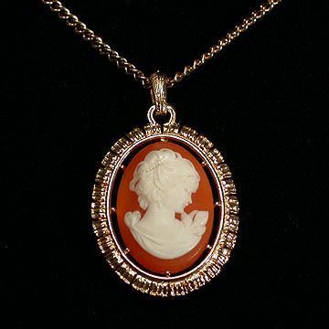Avon+Reversible+Cameo+Pendant+on+24+inch+Chain picture 2