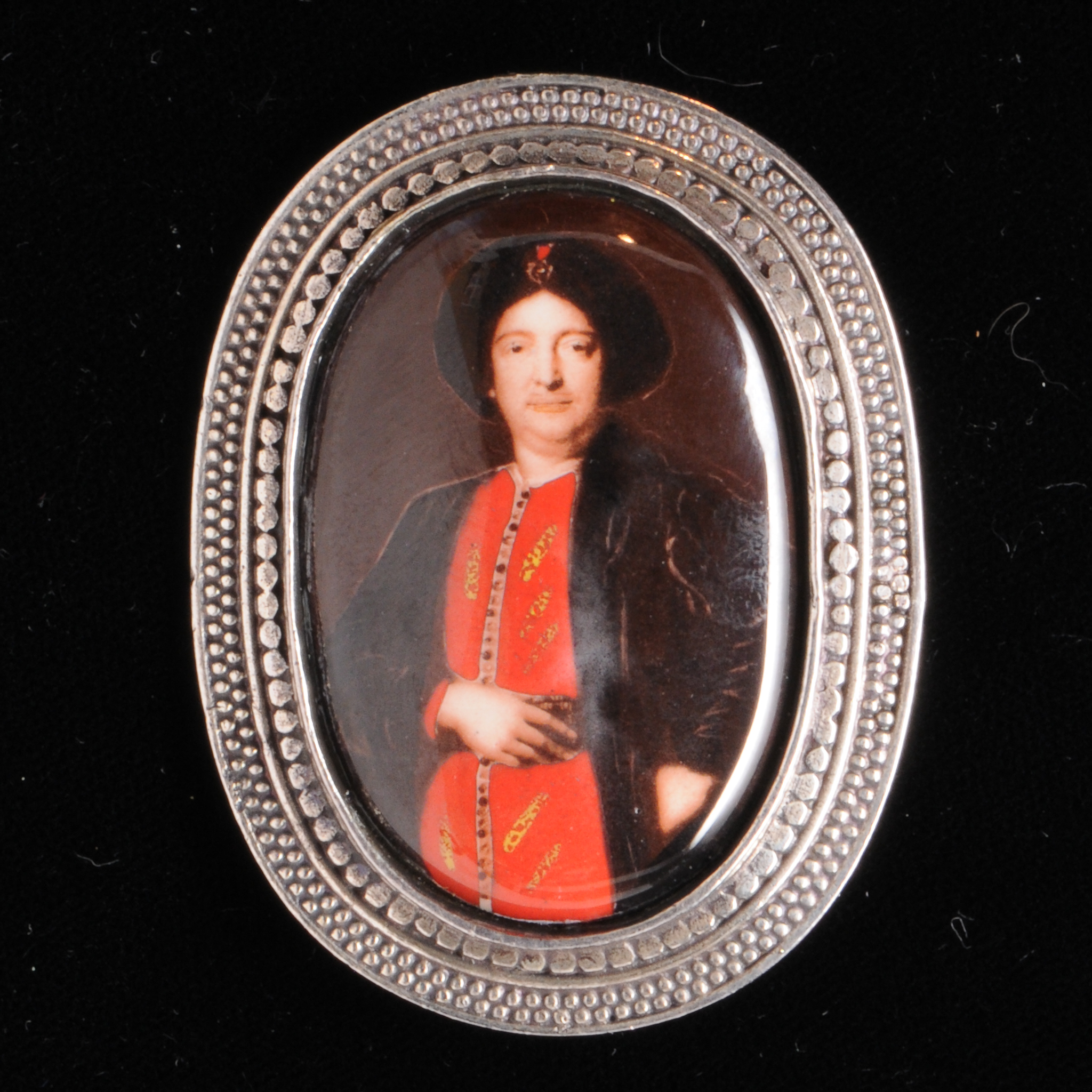 Porcelain+Portrait+Brooch+in+925+Silver+Frame picture 1