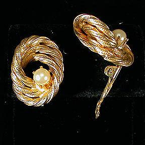 Ultra+Classic+Golden+Twisted+Rope+Pin+and+Earring+Set picture 2