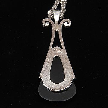 Huge+Avon+Mod+Black+and+Silvertone+Pendant+Necklace picture 2