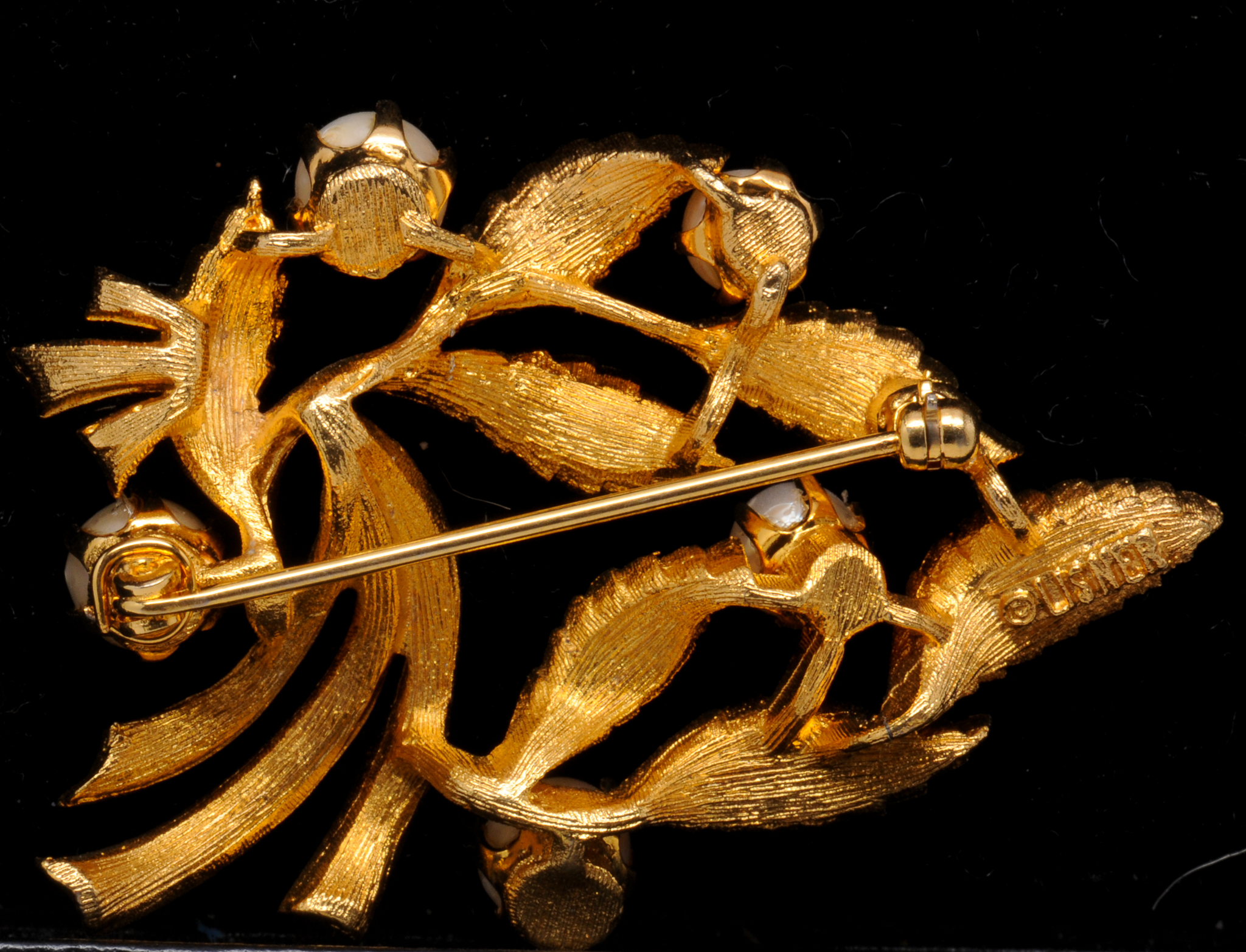 Lisner+Goldtone+Leafy+Branch+Pin+with+Faux+Pearls picture 2