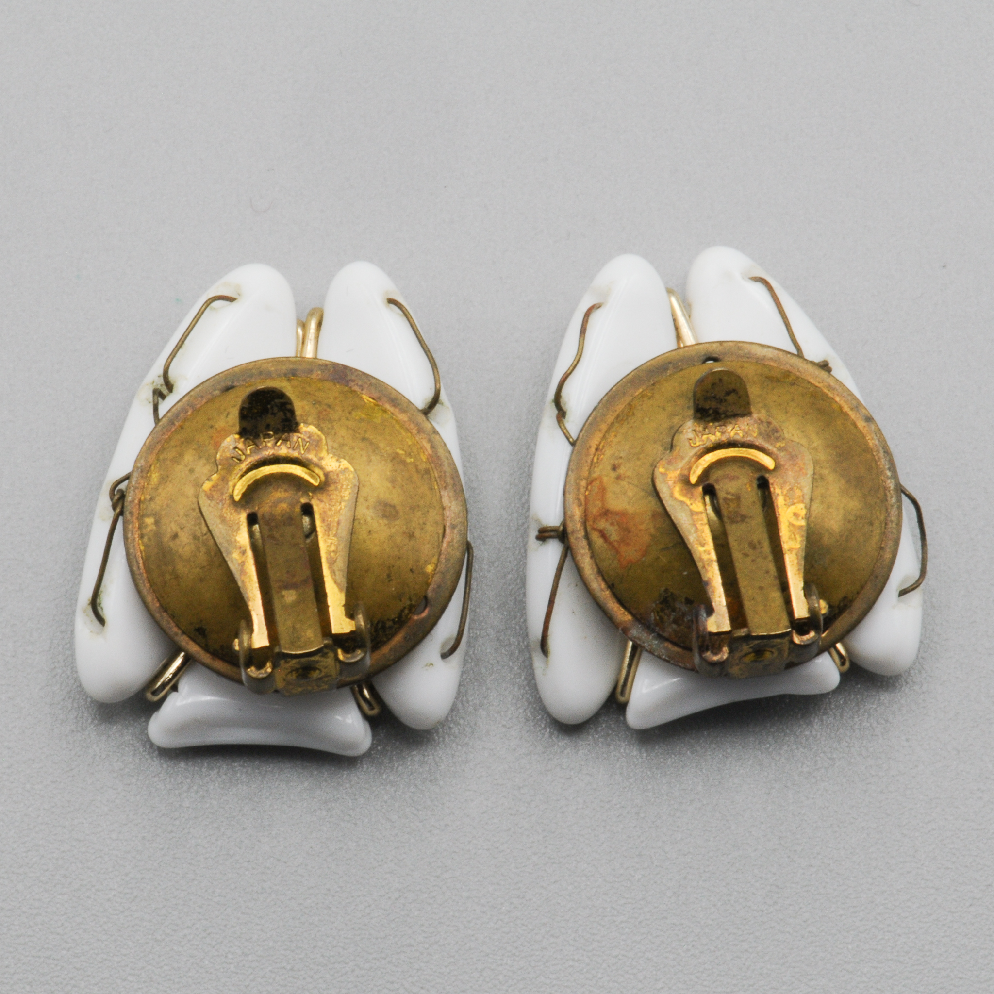Large+Geometric+White+Glass+Bead+Clip+Earrings picture 2