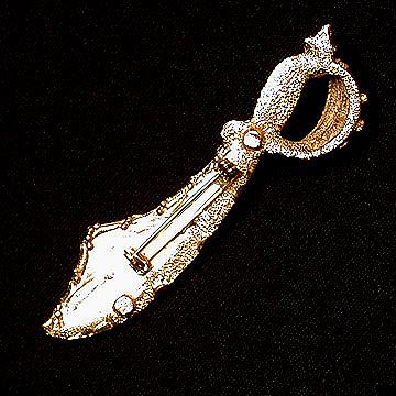 Unusual+Embellished+Goldtone+Scimitar+or+Sword+Pin+Brooch picture 2