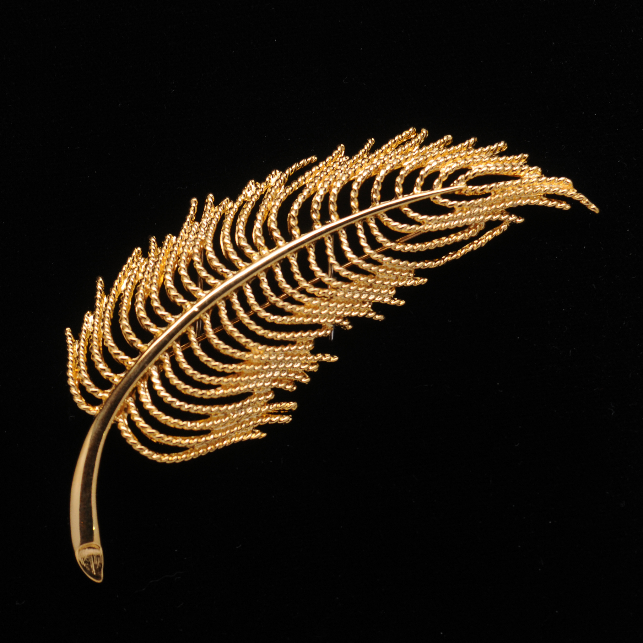 Large+Monet+Goldtone+Feather+or+Frond+Pin+Brooch picture 2