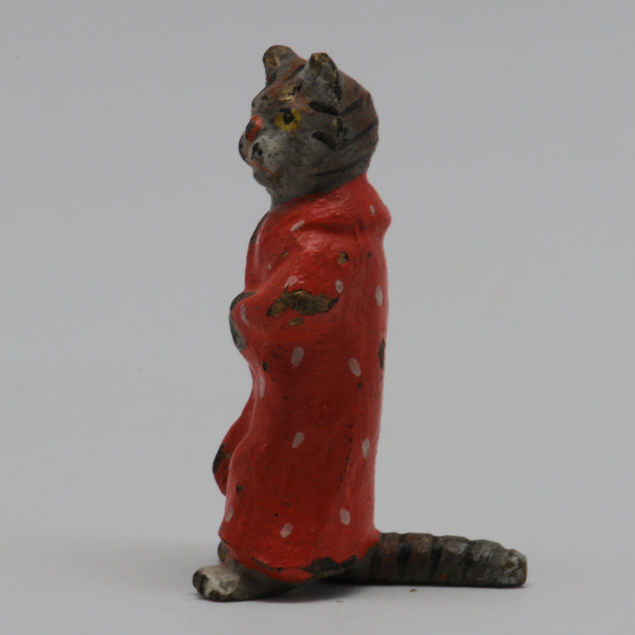 Vintage+Miniature+Vienna+Bronze+of+Cat+in+a+Red+Bath+Robe picture 3