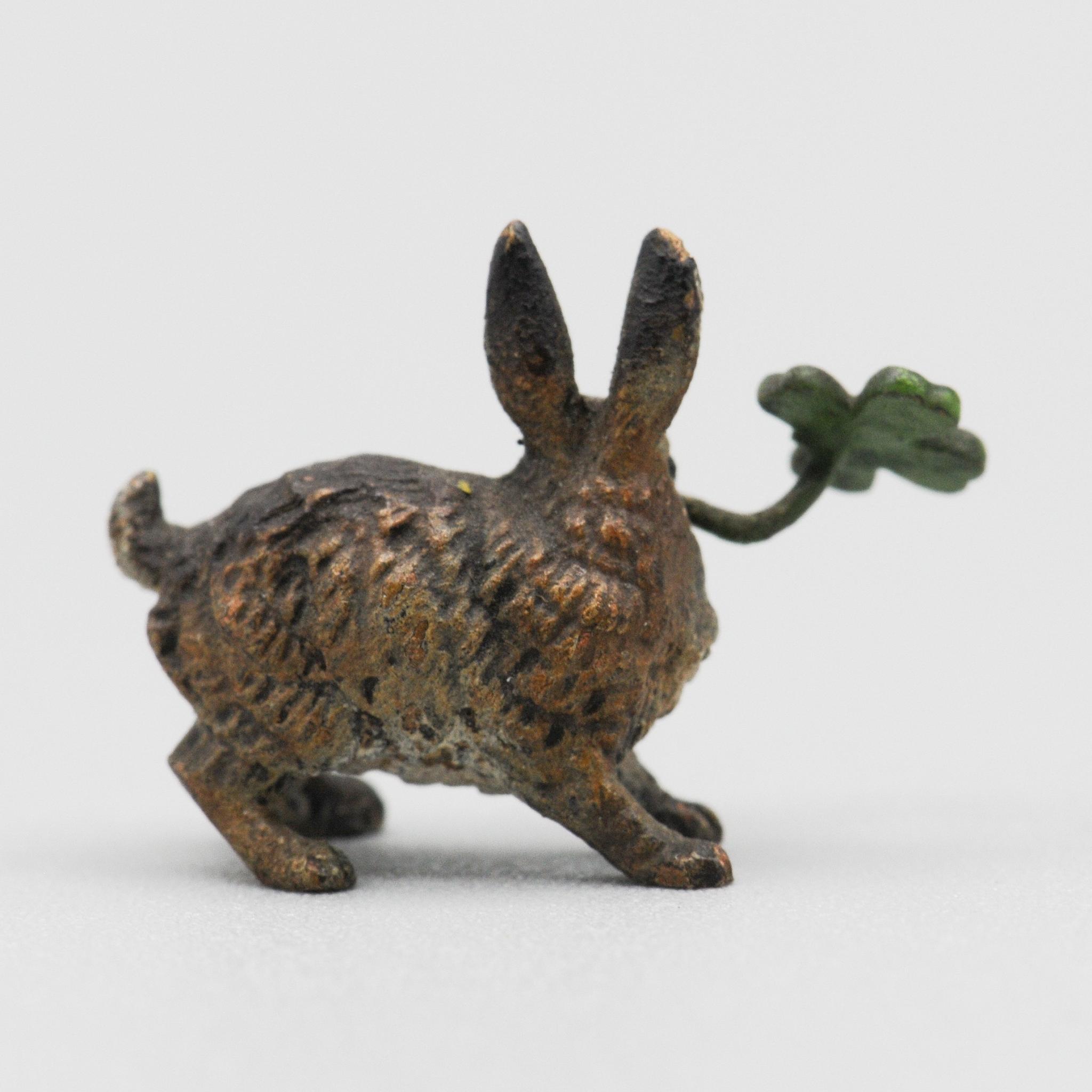 Tiny+Cold-Painted+Austrian+Vienna+Bronze+Rabbit+with+Four+leaf+Clover picture 2