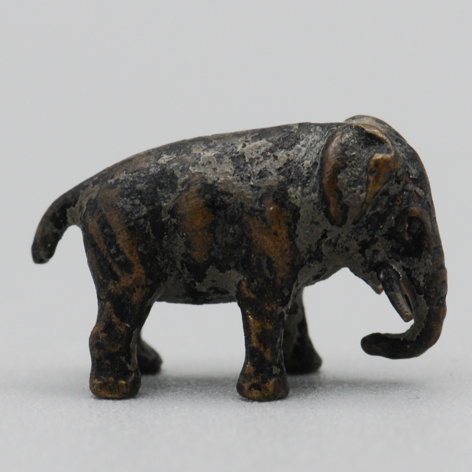 Tiny+Cold-Painted+Austrian+Vienna+Bronze+Elephant. picture 1