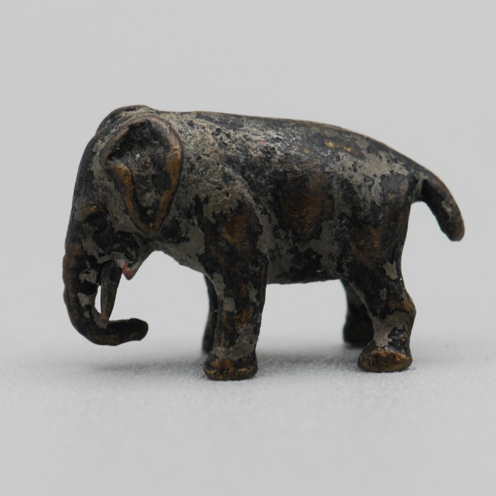 Tiny+Cold-Painted+Austrian+Vienna+Bronze+Elephant. picture 2