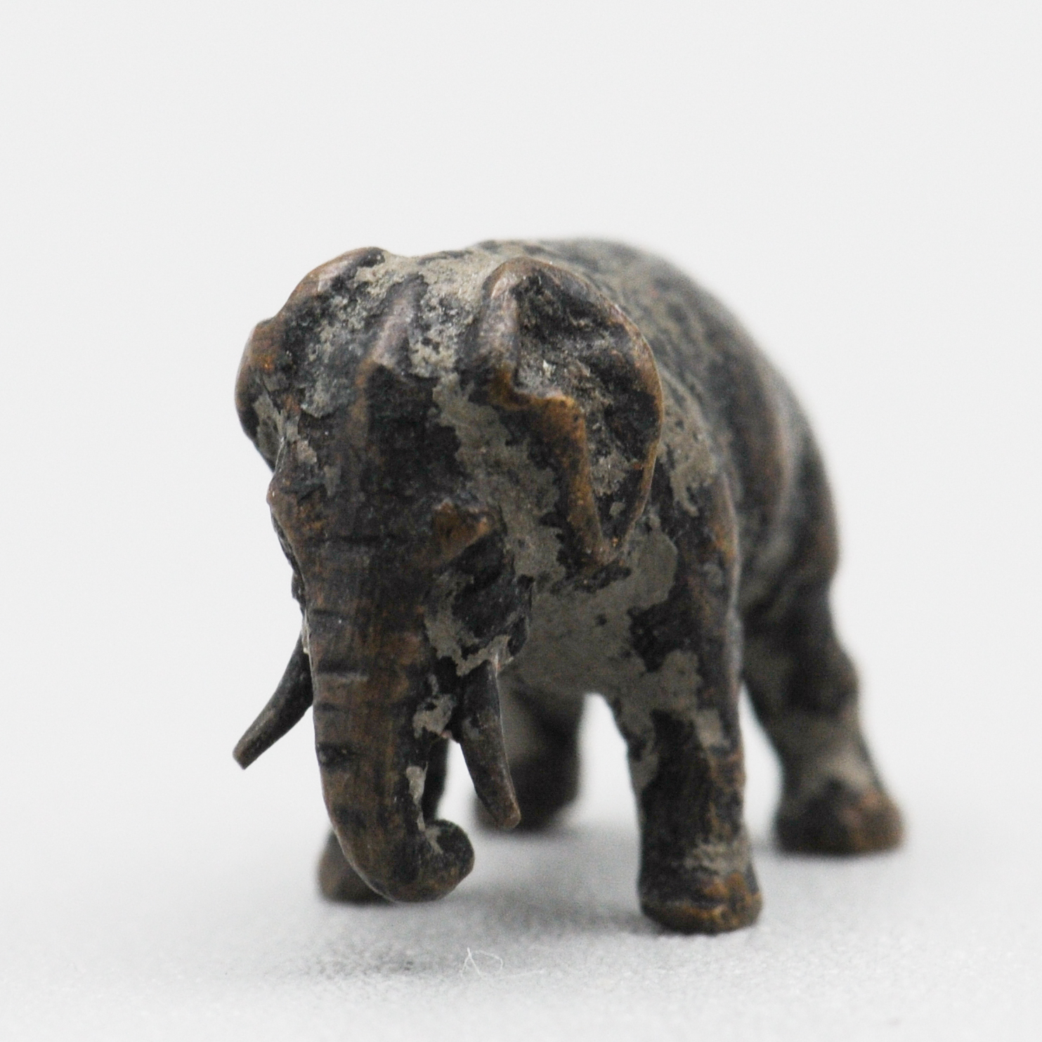 Tiny+Cold-Painted+Austrian+Vienna+Bronze+Elephant. picture 5