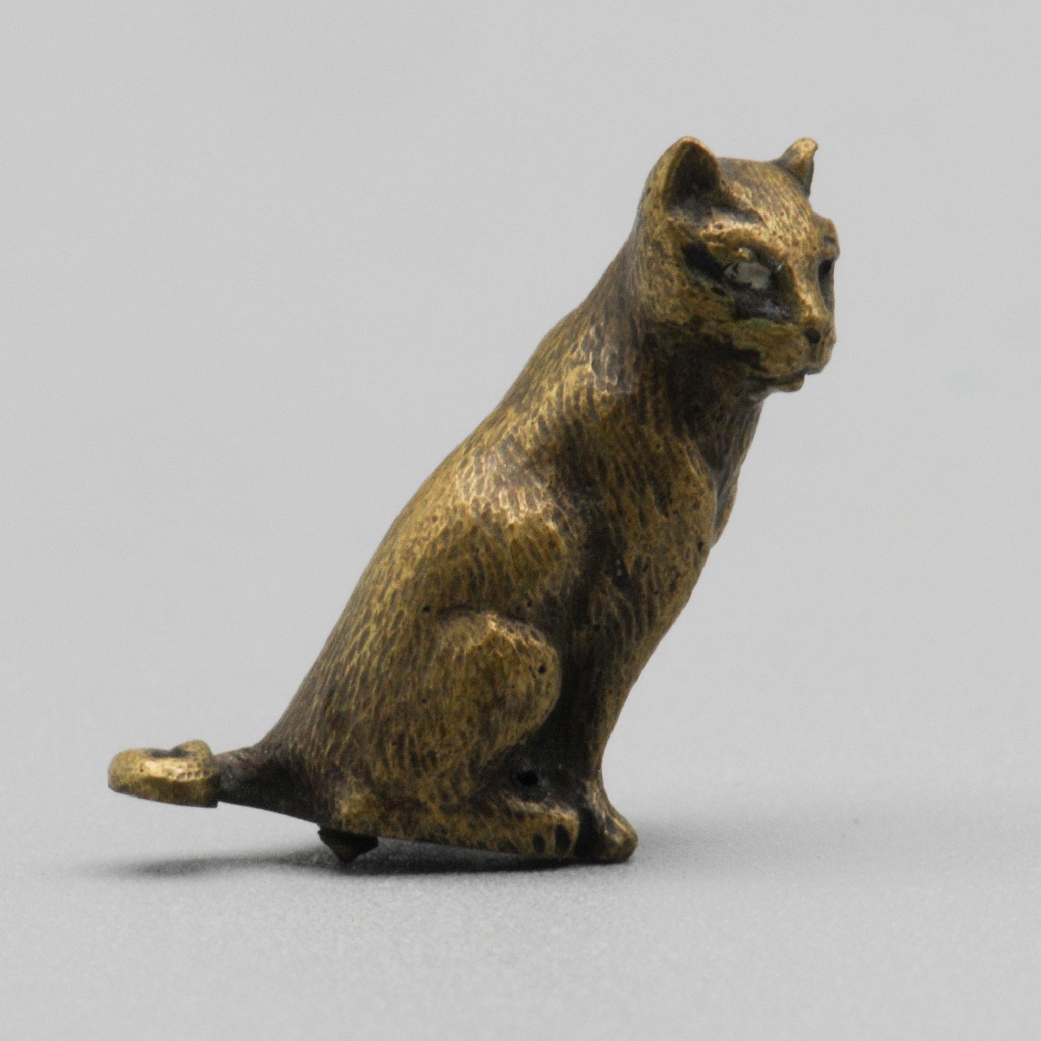 Miniature+Vienna+Austrian+Bronze+Sitting+Cat picture 3