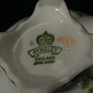Aynsley+Ruffled+Edge+Cream+and+Sugar+with+Tiny+Thistles picture 3