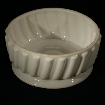 Lefton+White+Capodimonte+Style+Candy+or+Dresser+Box picture 2
