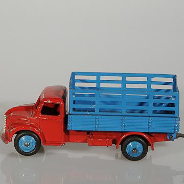 Dinky+Toys+Dodge+Farm+Produce+Wagon+Nbr+343+Blue+and+Red picture 1