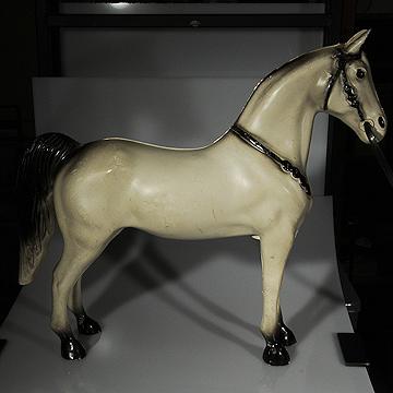 Plastic+Cream+or+Gray++Standing+Mare picture 2