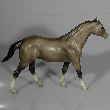 Breyer+small+dark+gray+horse picture 2
