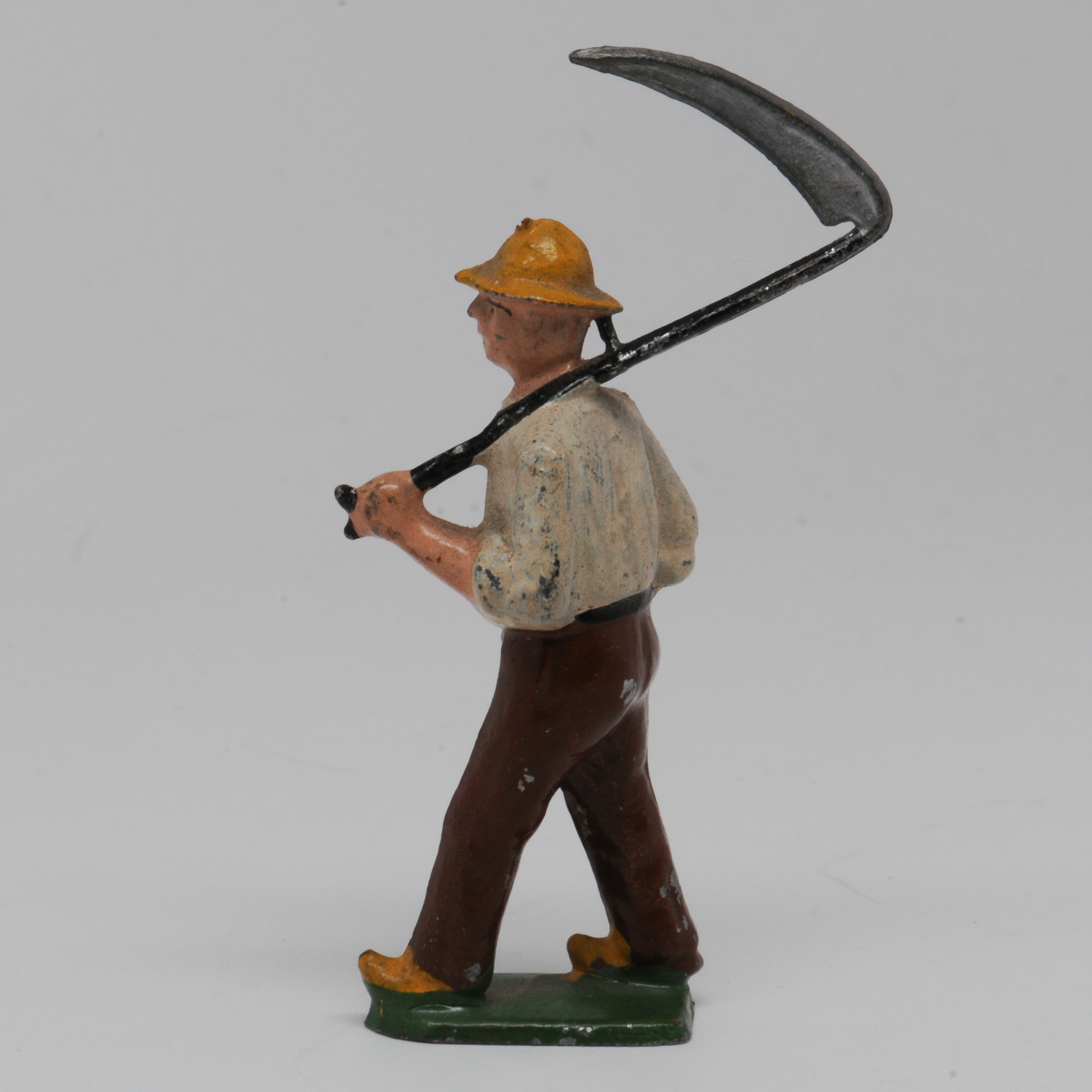 +Farmer+with+Scythe+Lead+Figure+for+Farm+or+Train+Layout+Made+in+France picture 2