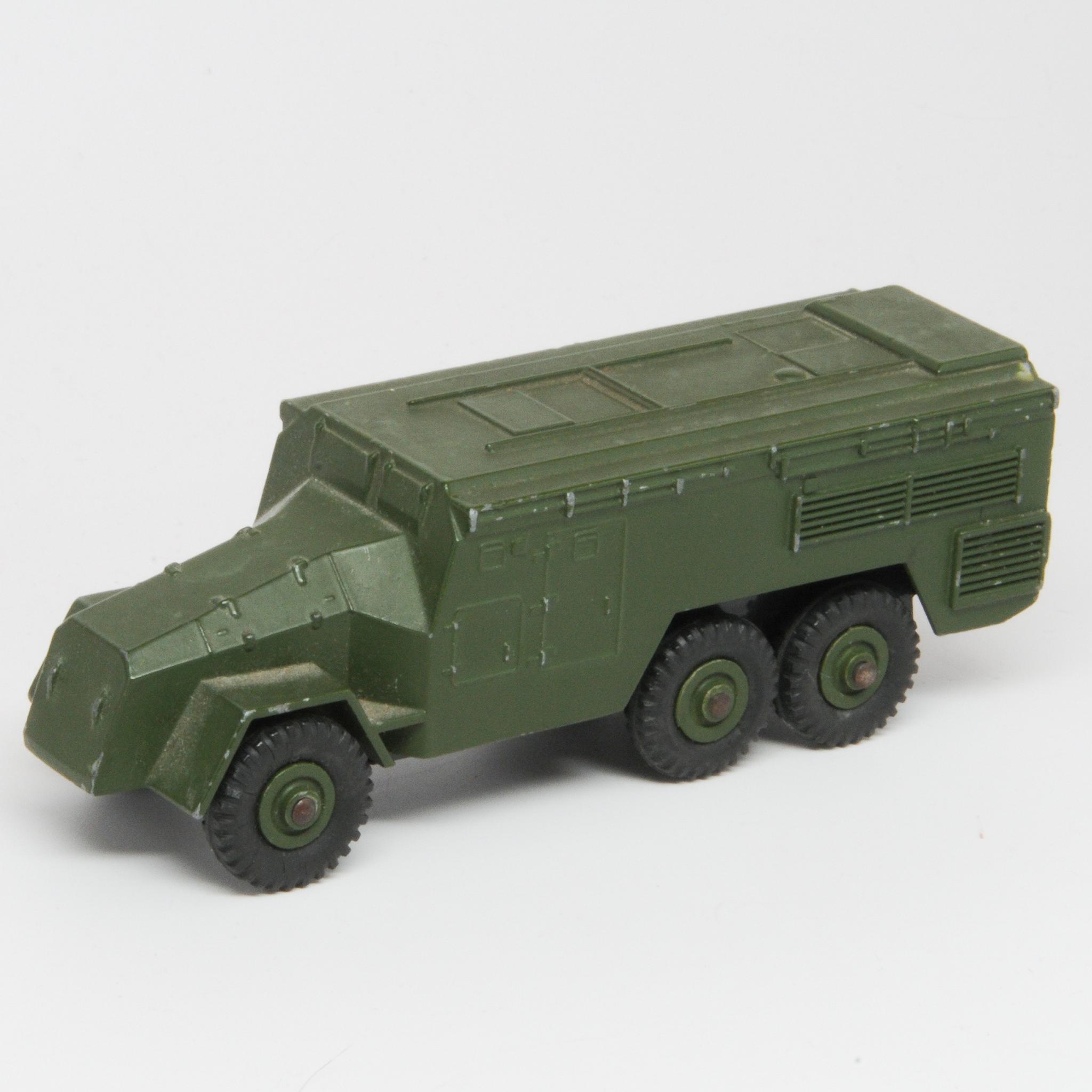 Dinky+677+Armoured+Command+Vehicle picture 1