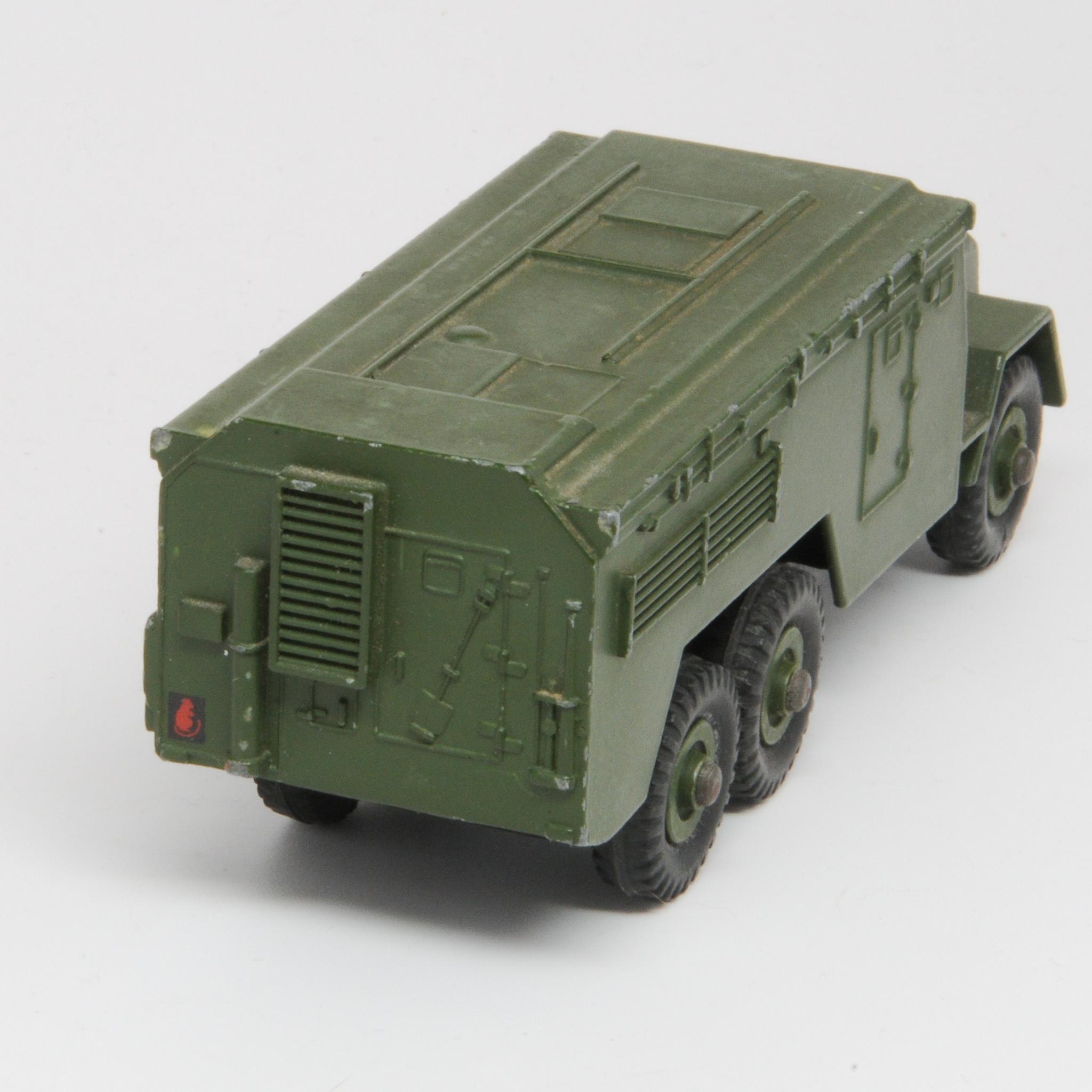 Dinky+677+Armoured+Command+Vehicle picture 2