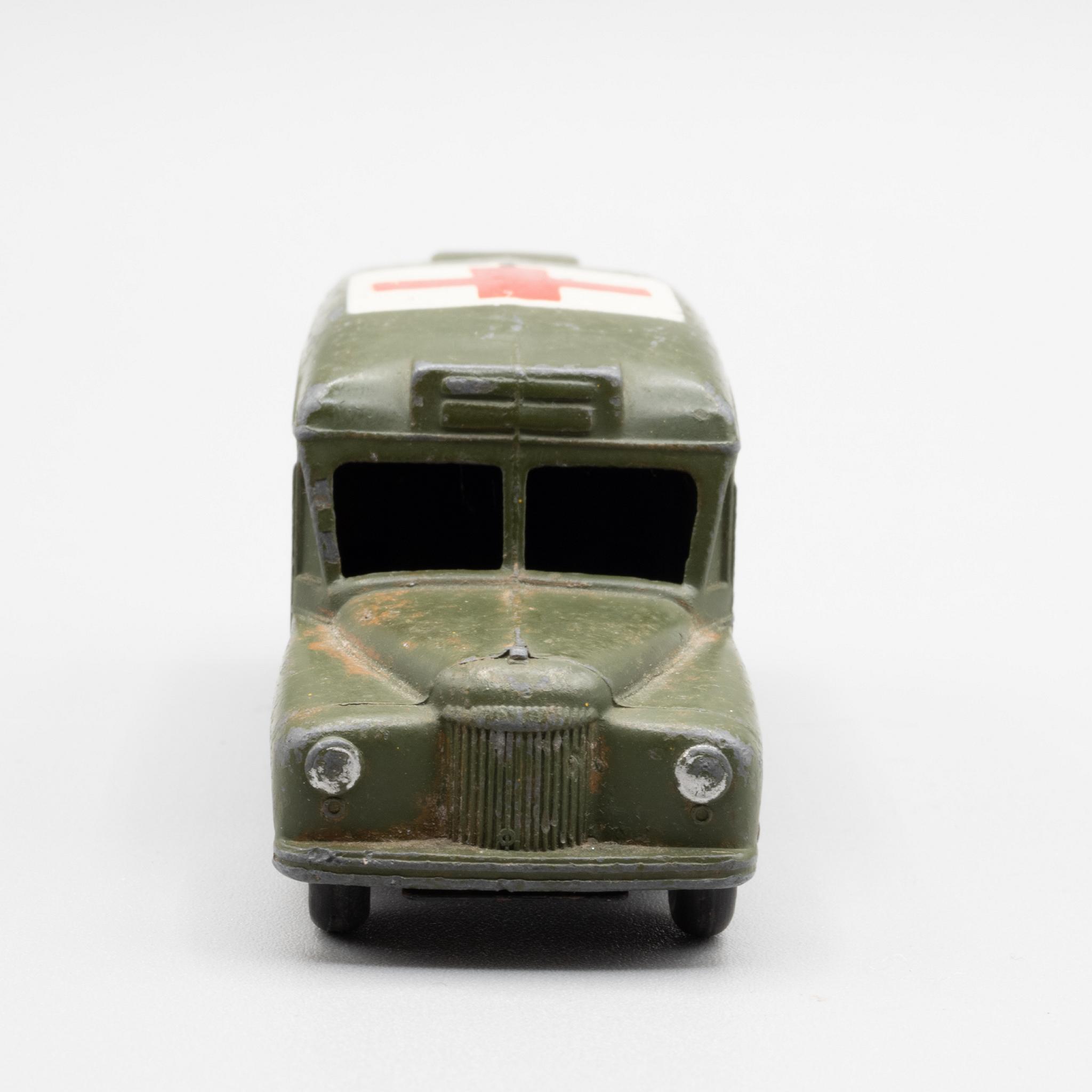 Dinky+Military+Daimler+Ambulance++30hm picture 6