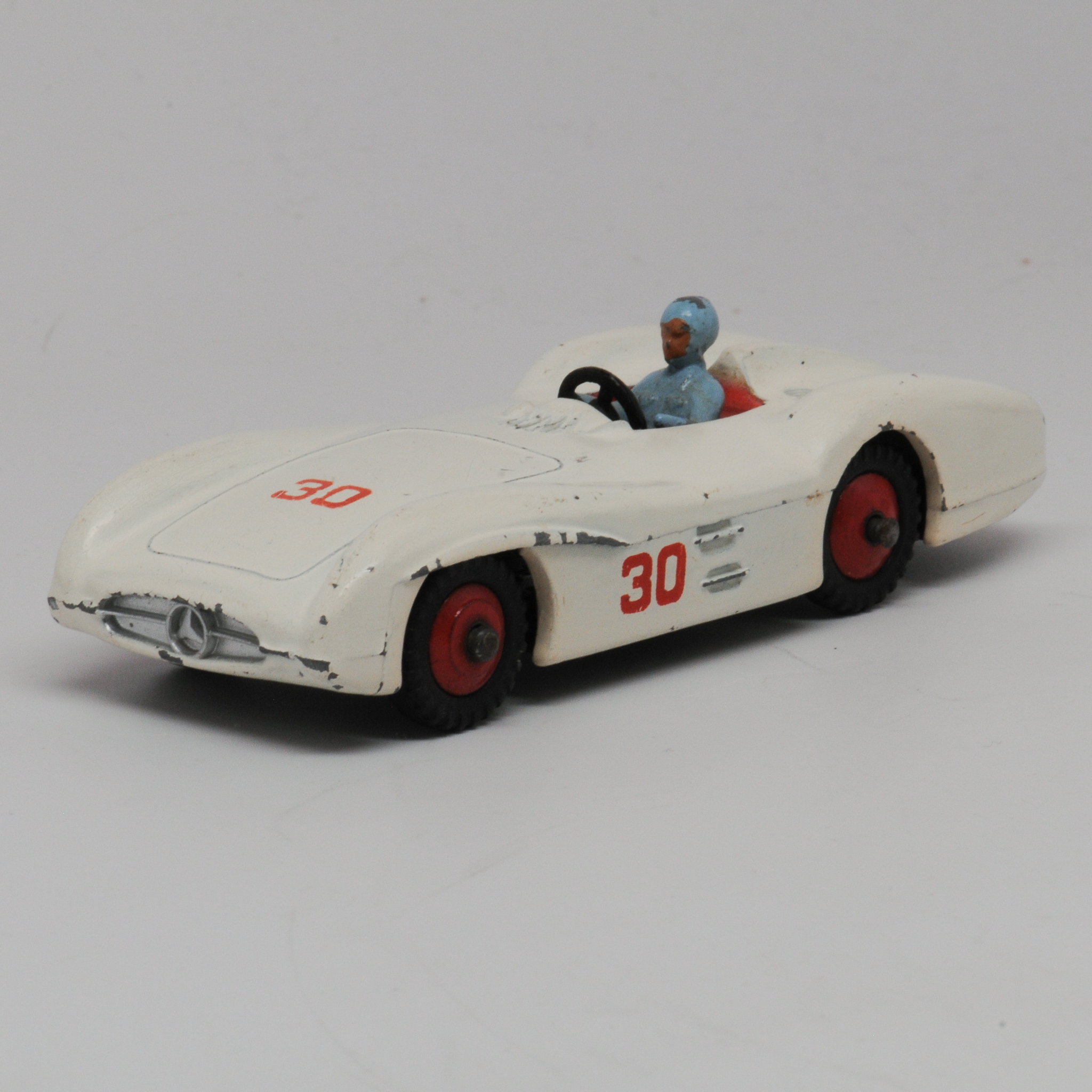 Dinky+237+Mercedes+Benz+Race+Car+1958-64 picture 1