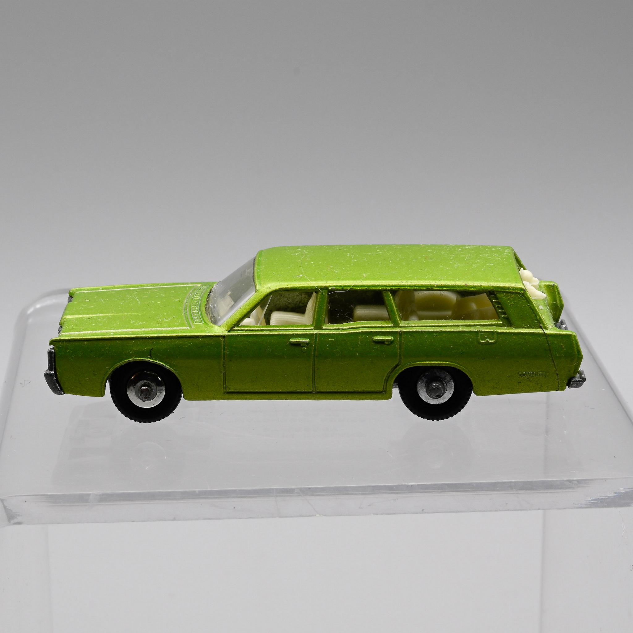 Matchbox+73C+1968+Mercury+Station+Wagon+with+Dogs+Regular+Wheels+ picture 2