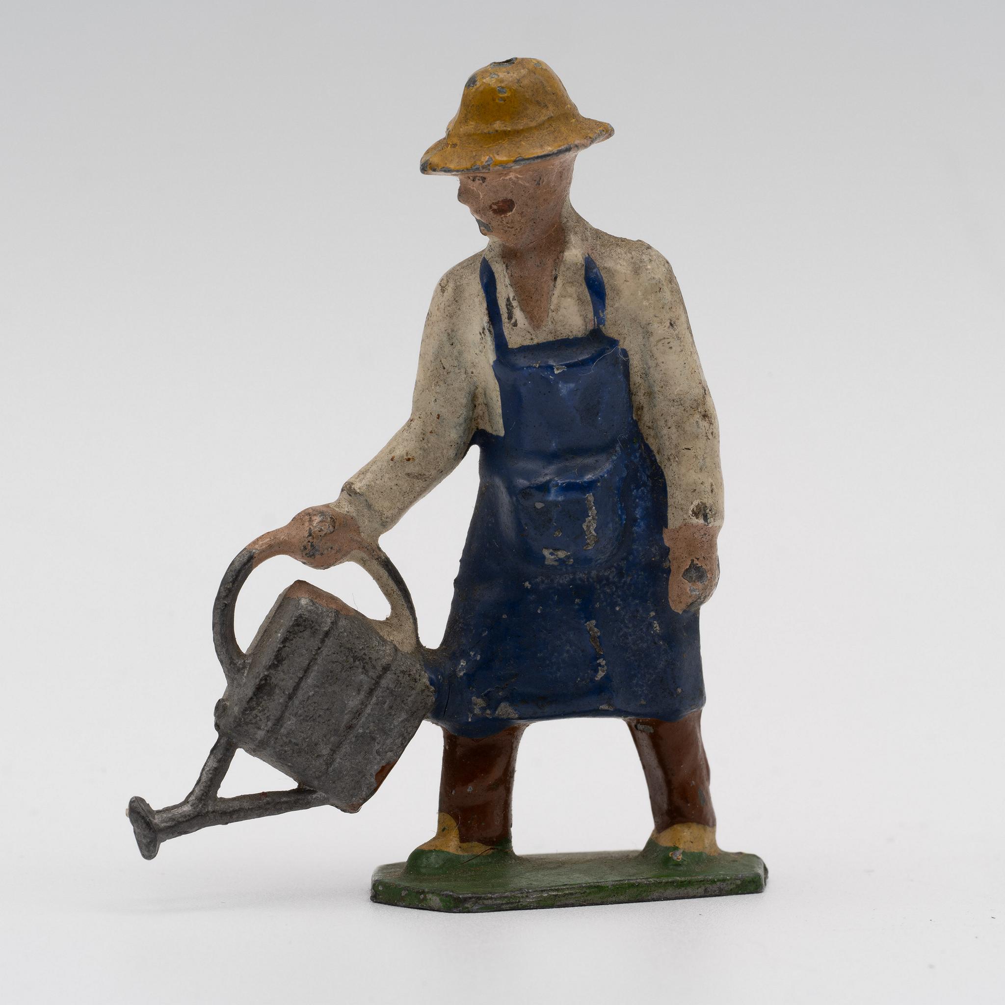 Vintage+Lead+Gardener+with+Watering+Can+May+Be+France picture 1