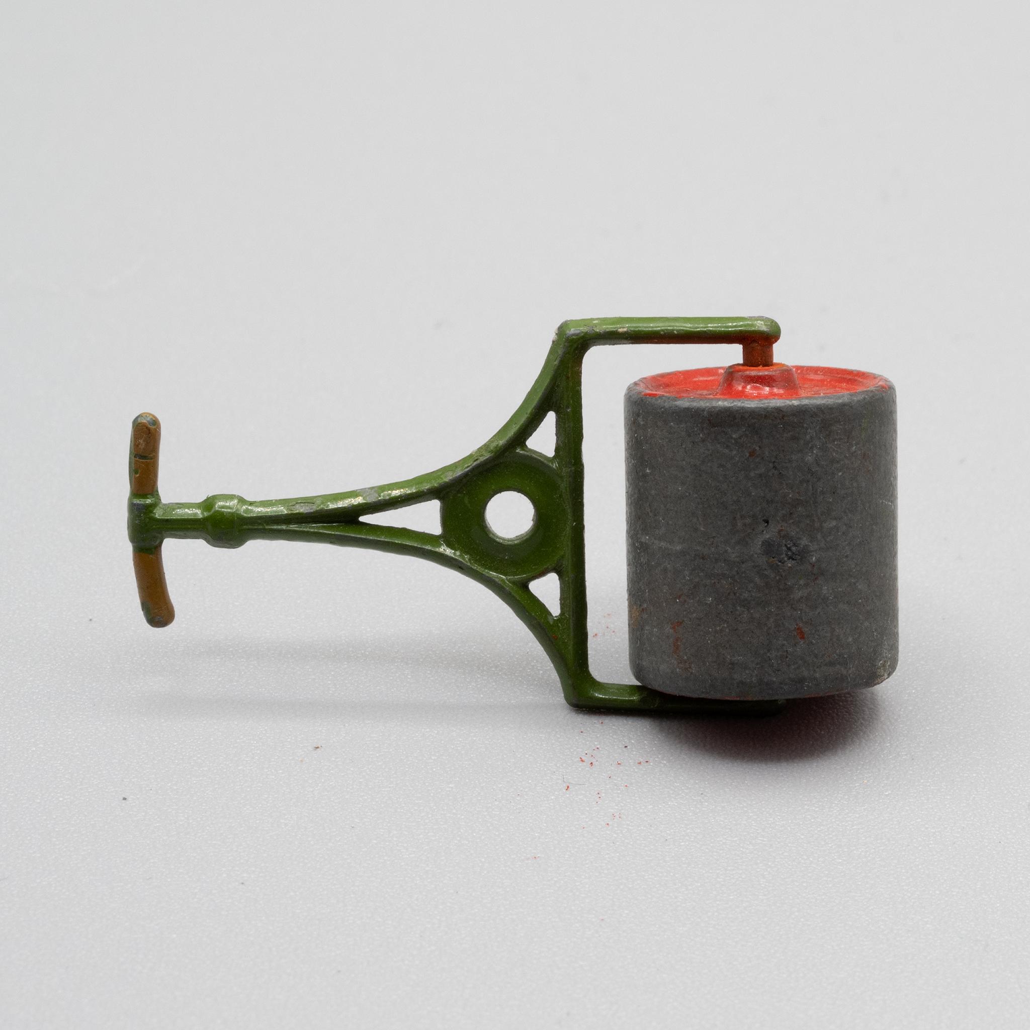 Britains+Garden+Roller+Vintage+Farm+Toy picture 4