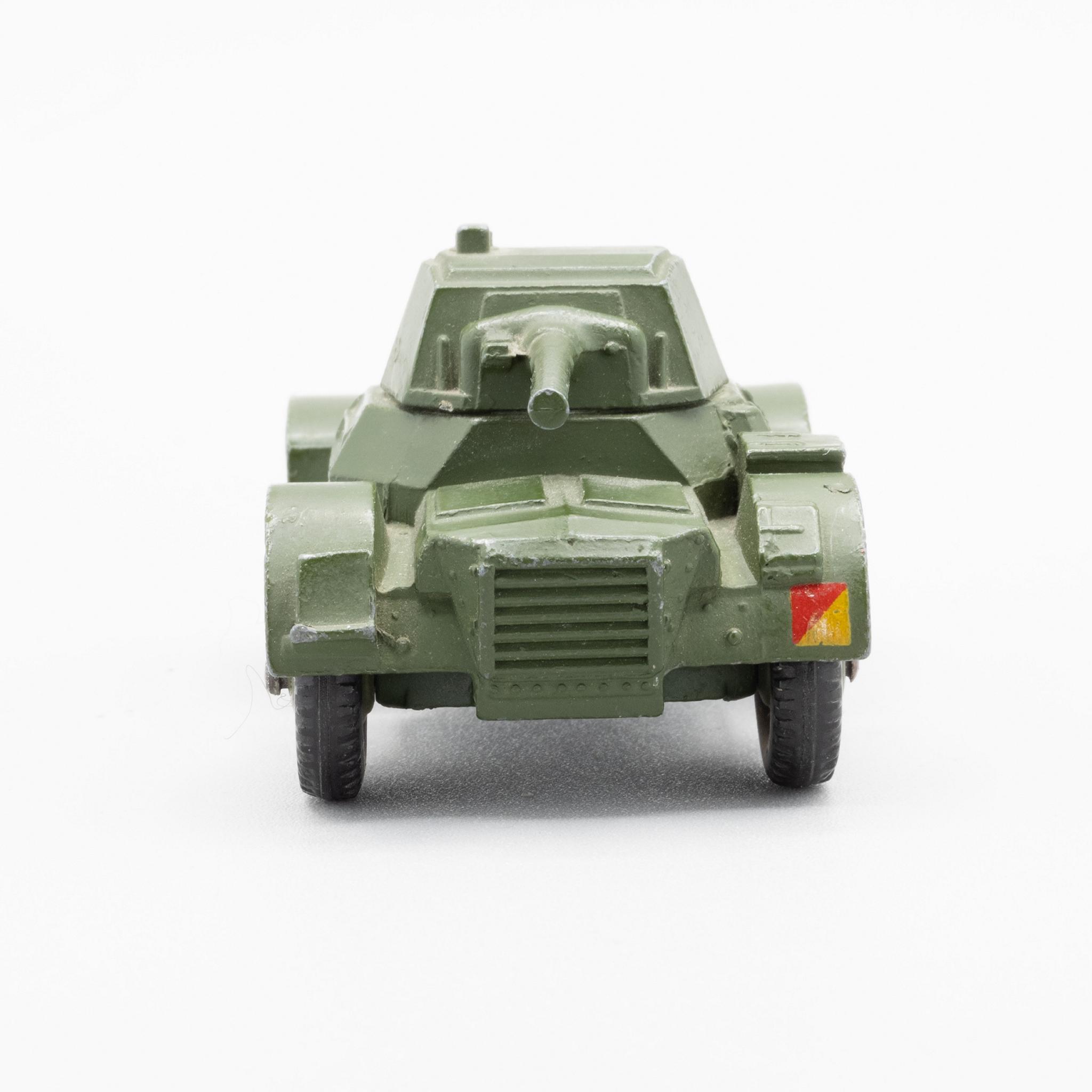 Dinky+Toys+Military+Armored++Car+670 picture 3