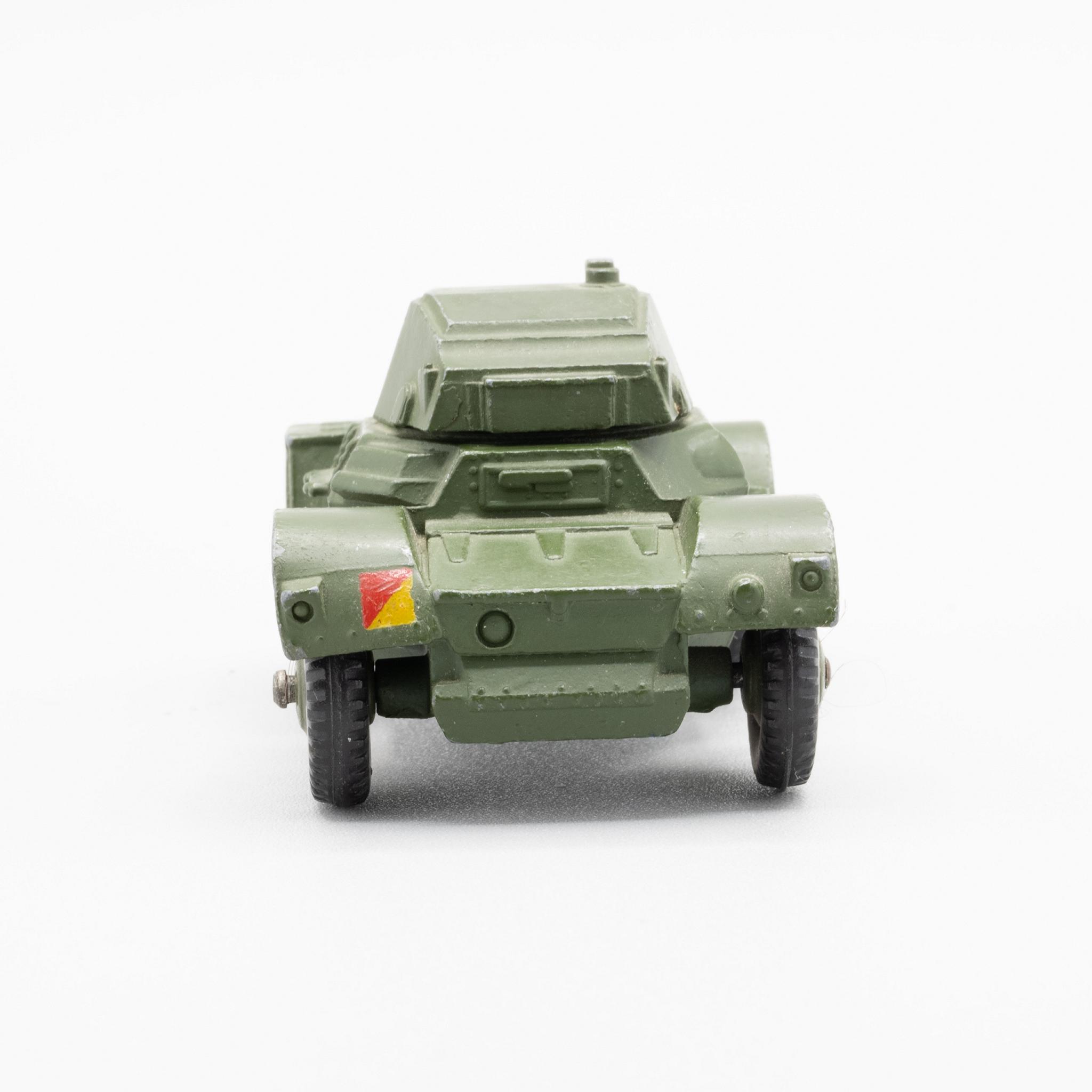 Dinky+Toys+Military+Armored++Car+670 picture 4
