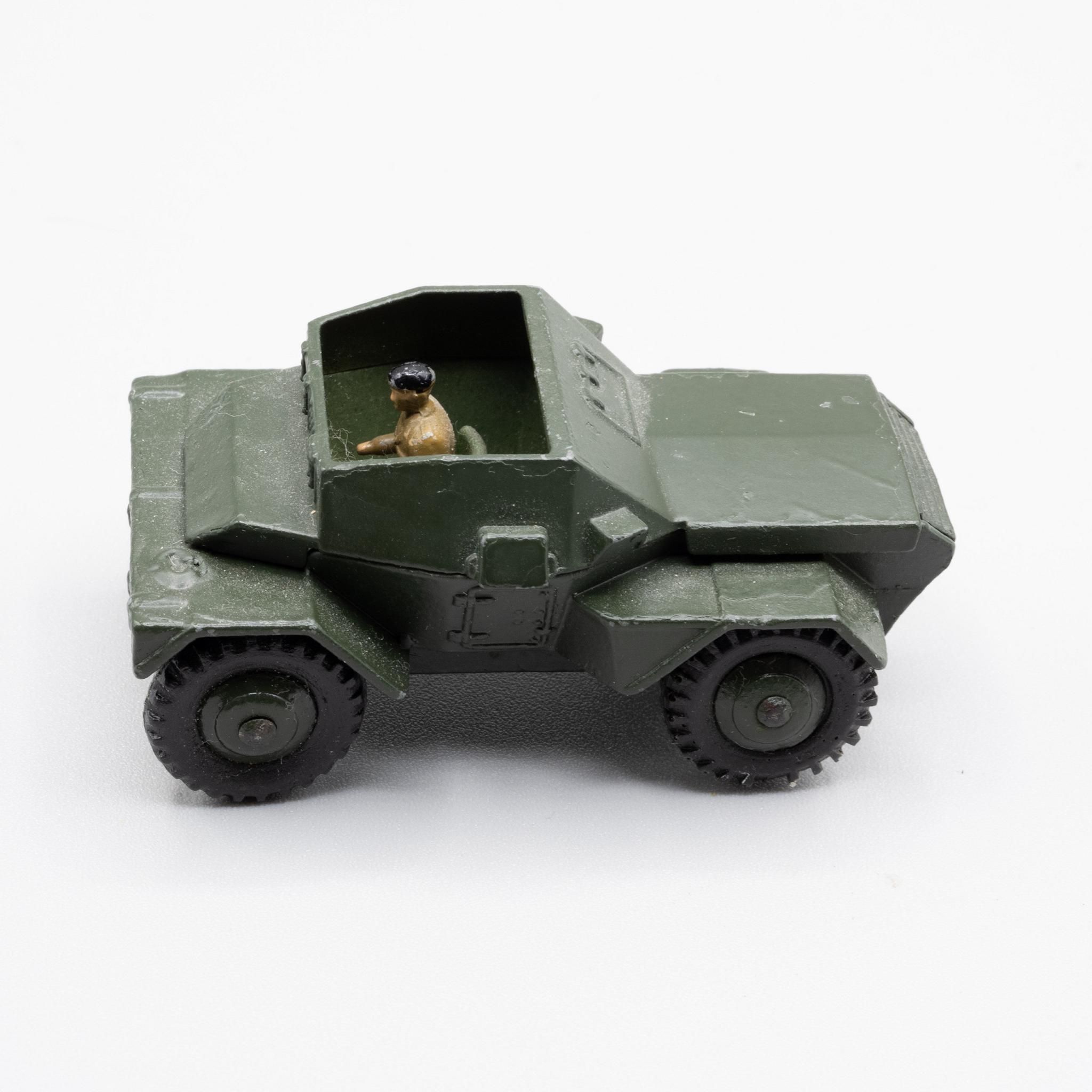 Dinky+Toys+Military+Scout+Car+673 picture 1
