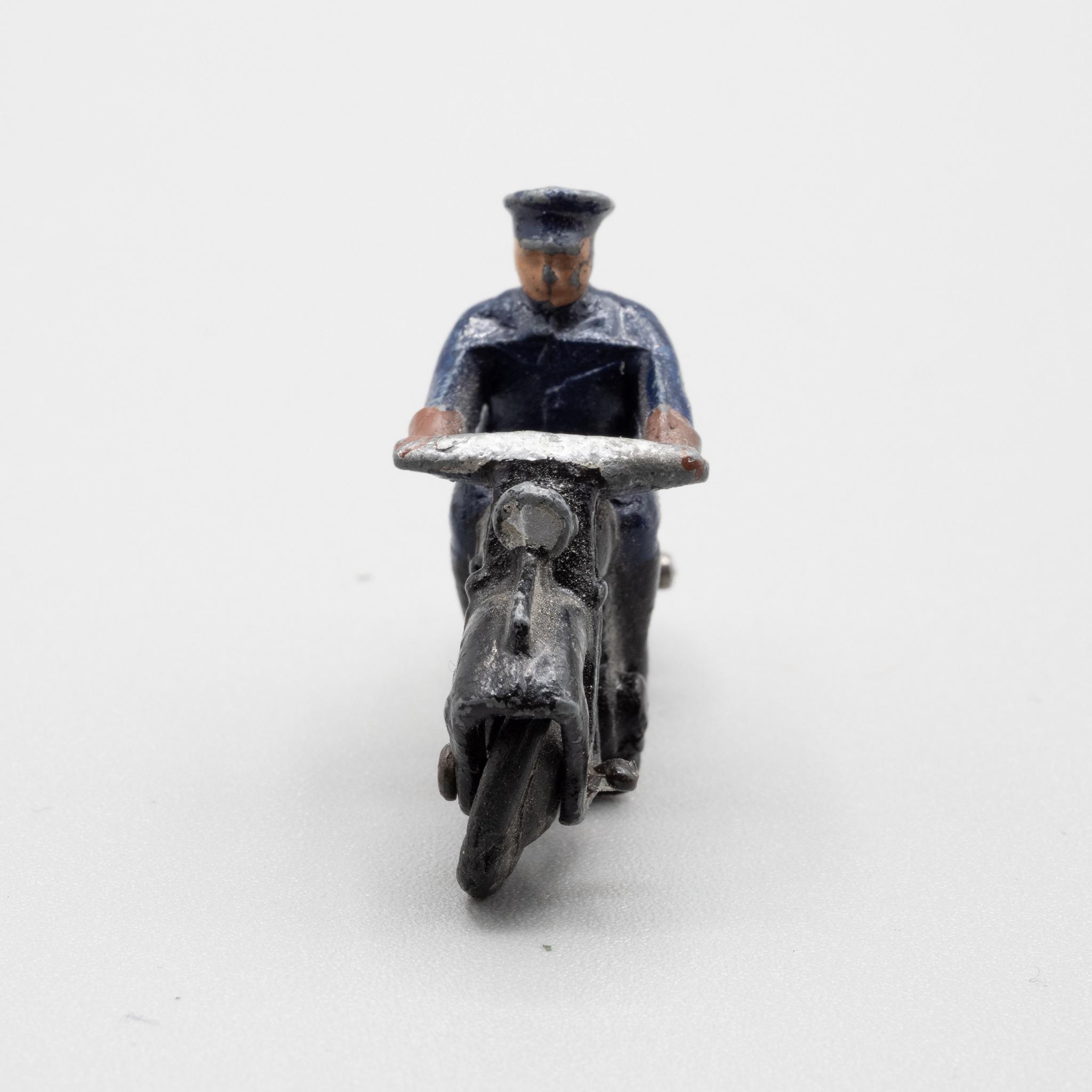 Dinky+Toys+Police+Motorcyclist+37b picture 3