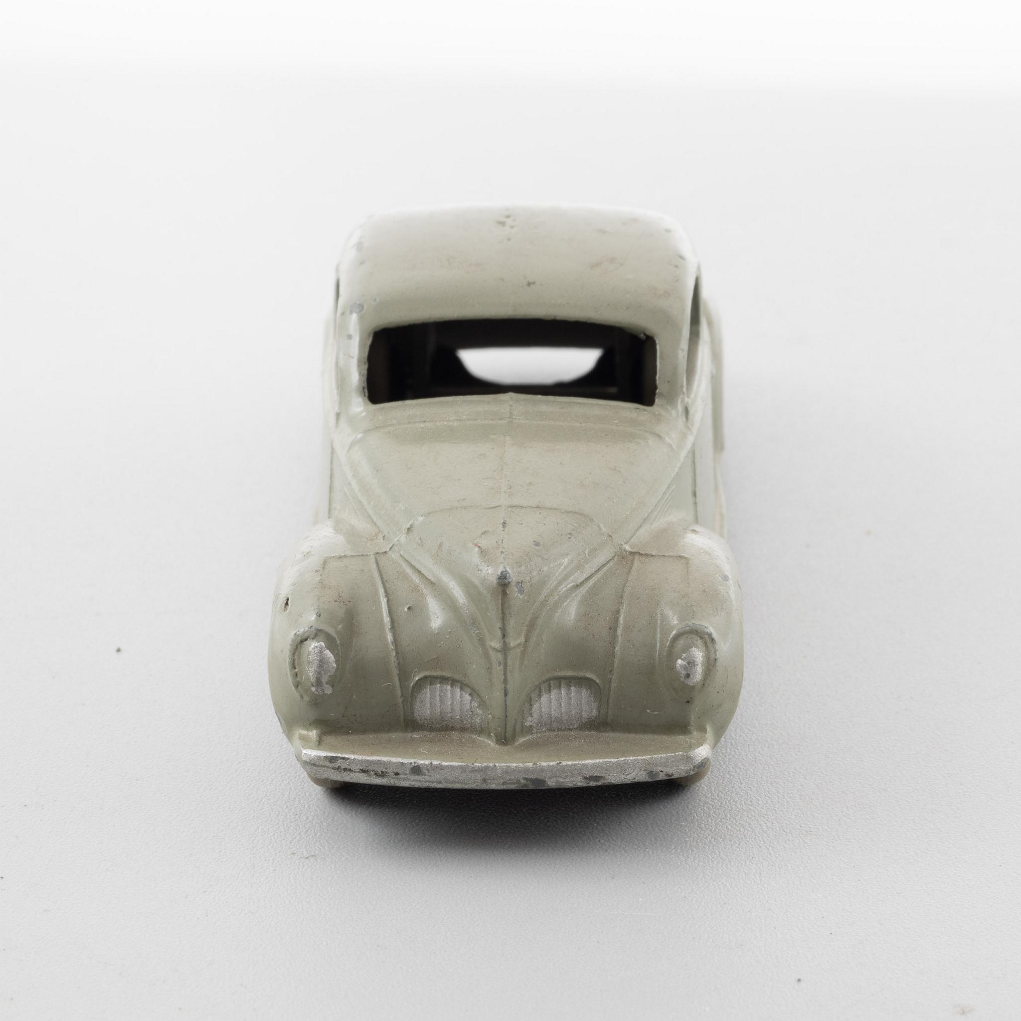 Dinky+Toys+39c+Lincoln+Zephyr+Coupe%2C+Gray%2C+1939-1941 picture 2
