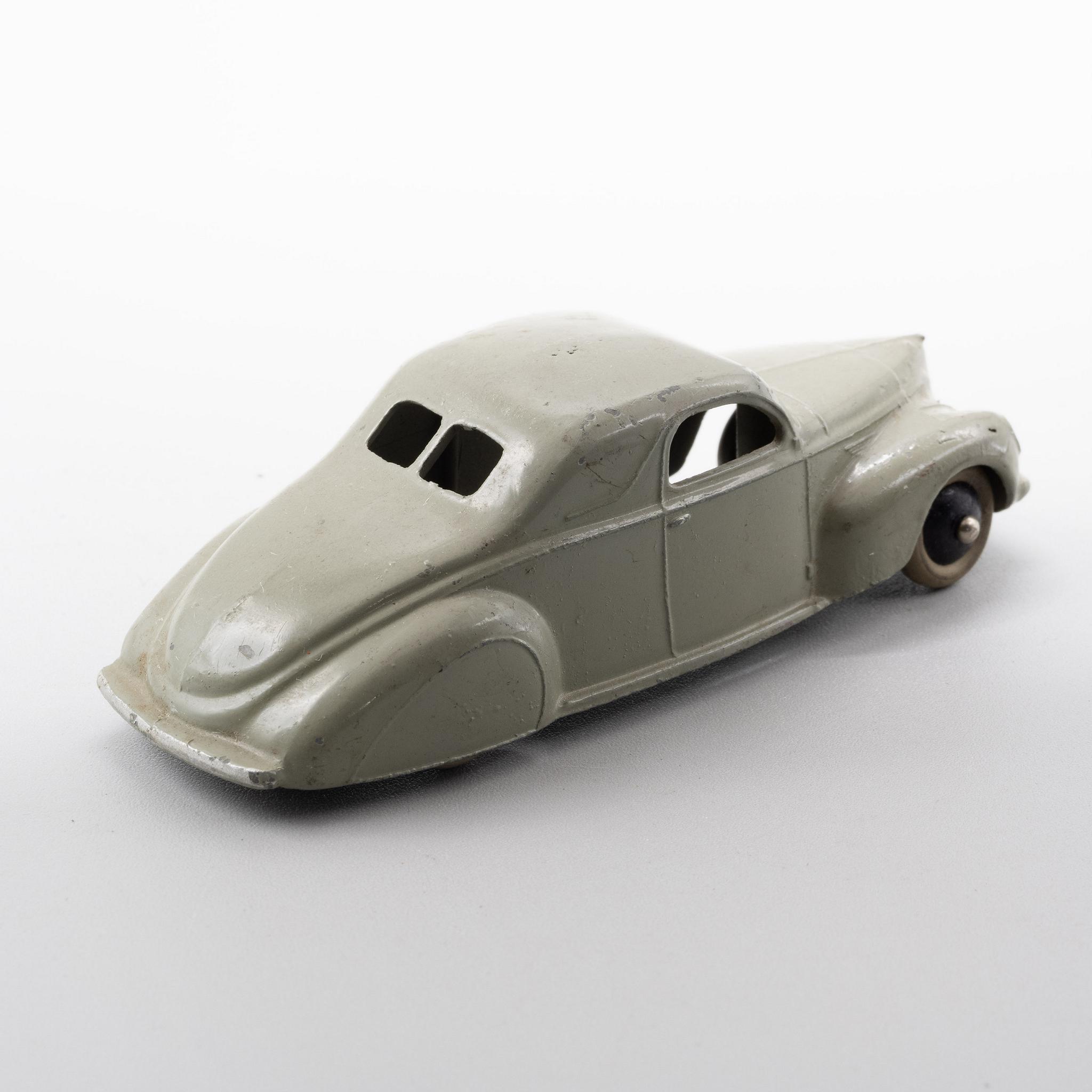 Dinky+Toys+39c+Lincoln+Zephyr+Coupe%2C+Gray%2C+1939-1941 picture 3