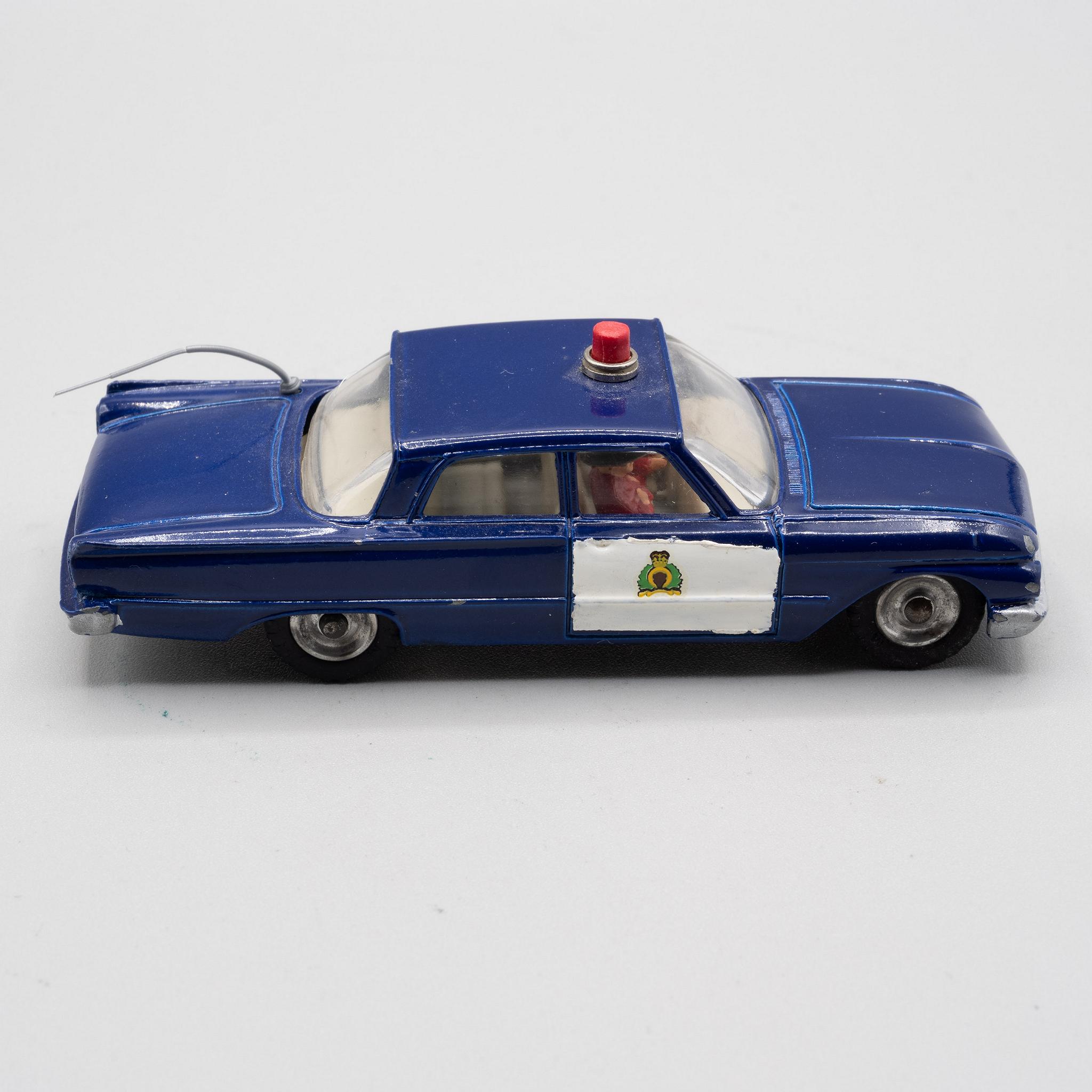 Dinky+Toys+Ford+Fairlane+RCMP+Police+Car+264+Restored picture 3