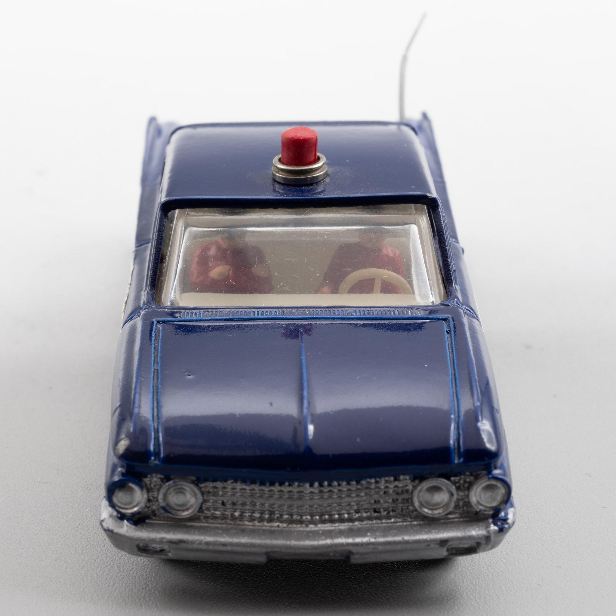 Dinky+Toys+Ford+Fairlane+RCMP+Police+Car+264+Restored picture 4