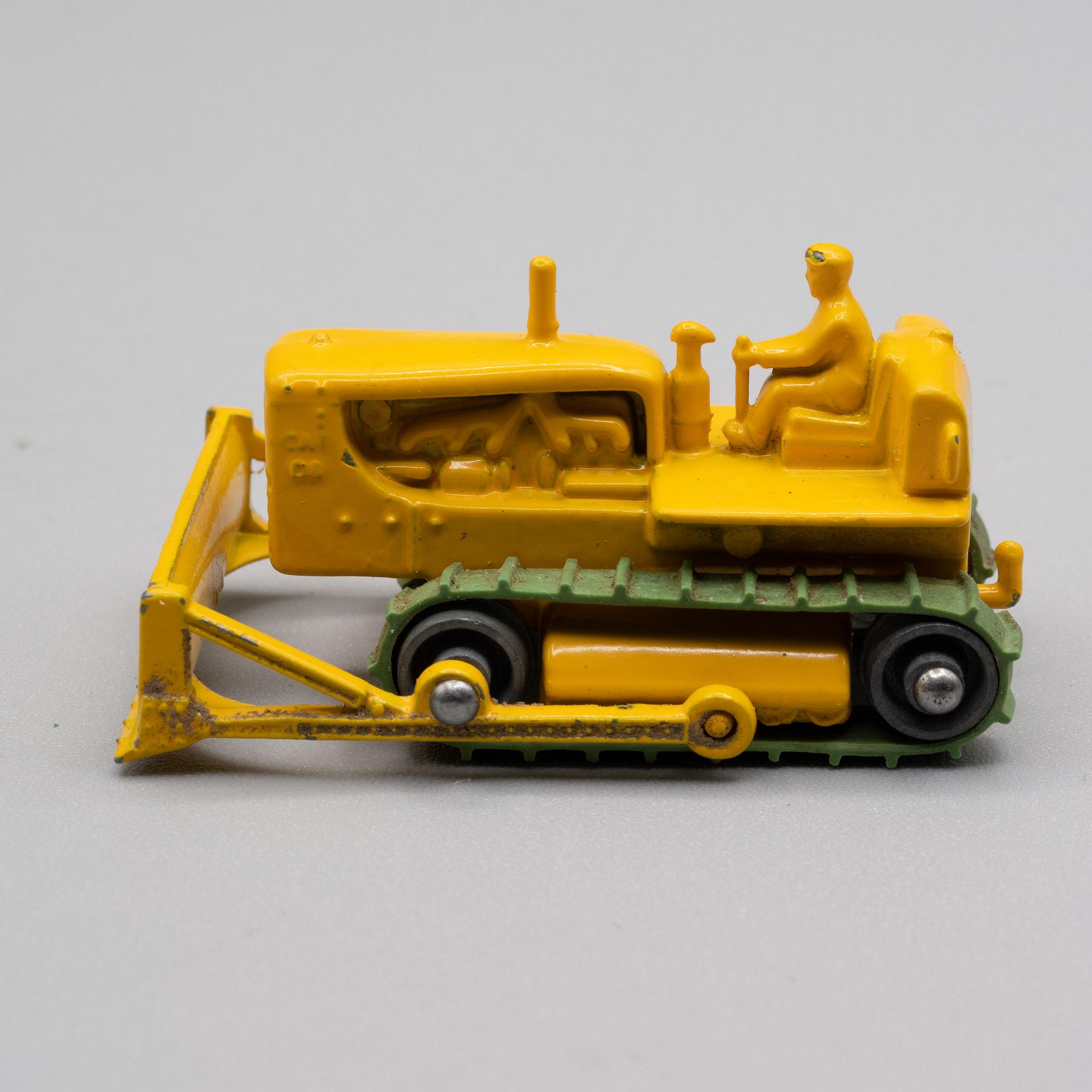 Lesney+Matchbox+18B+D8+Caterpillar+Bulldozer+1958 picture 2
